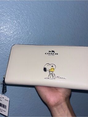 NWT COACH x PEANUTS Long Wallet Snoopy Woodstock Leather Zip White